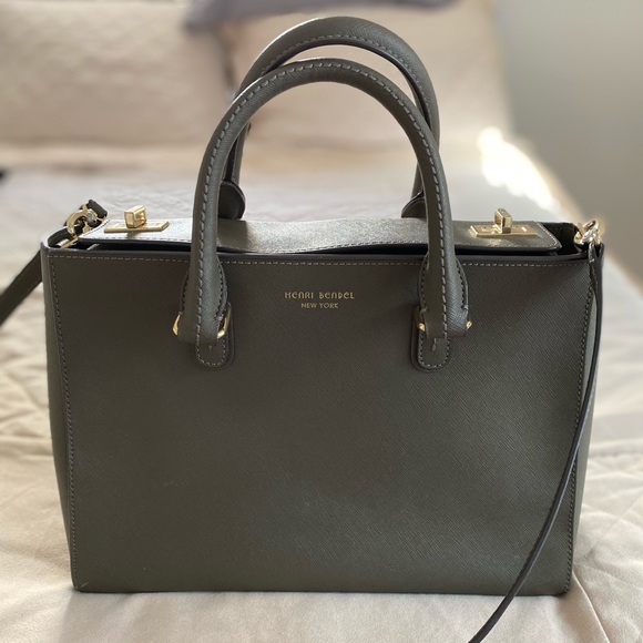 henri bendel Handbags - CLEARANCE! Henri Bendel Tote with Strap